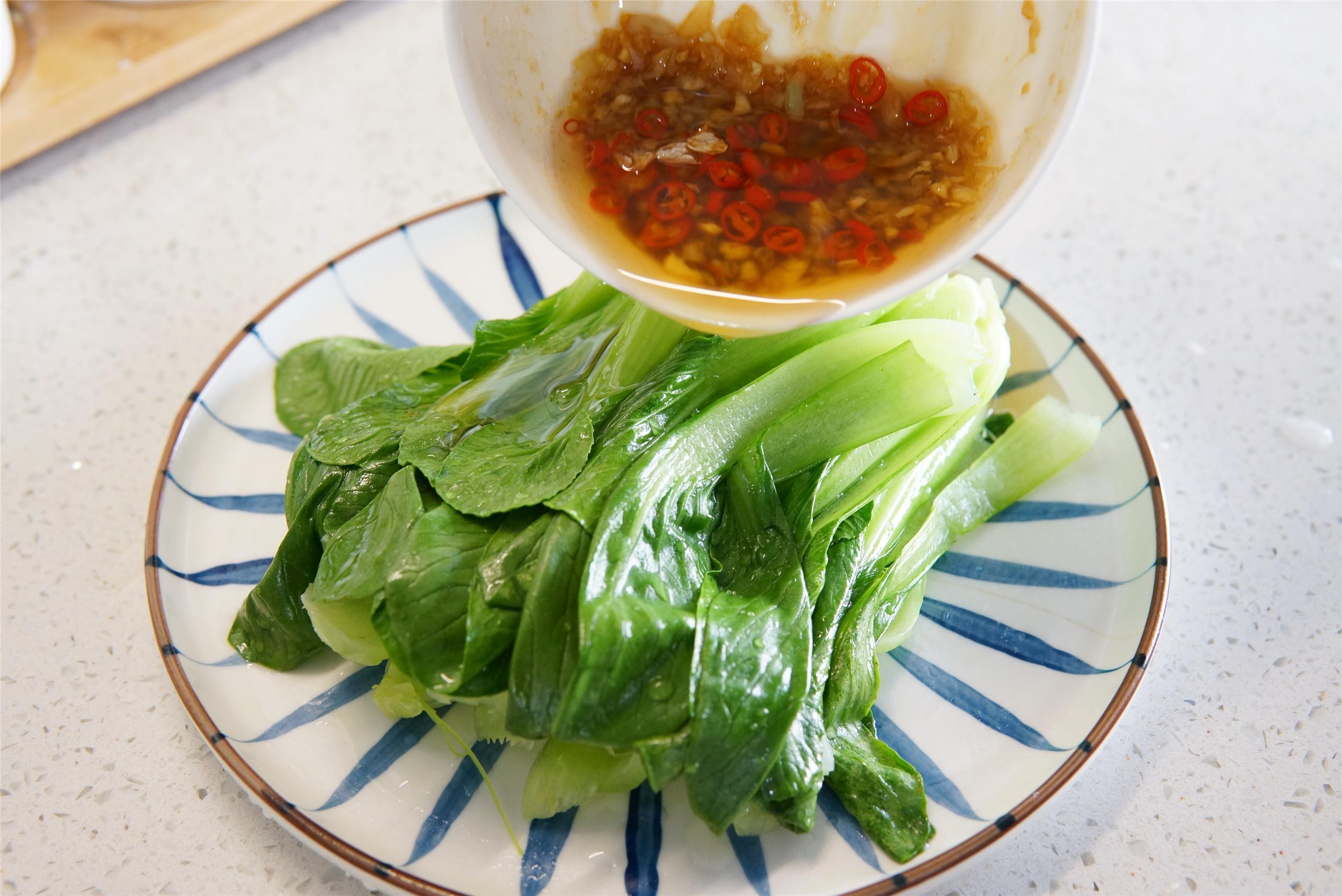 青菜炒香菇先放青菜还是香菇_青菜_青菜瘦肉粥用什么青菜