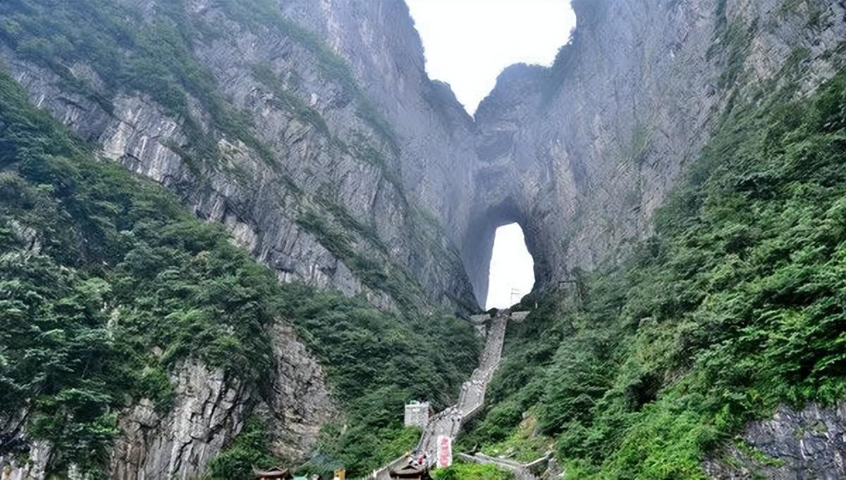 张家界旅游最佳线路个人定制找张家界自由行知名正规旅游导游服务