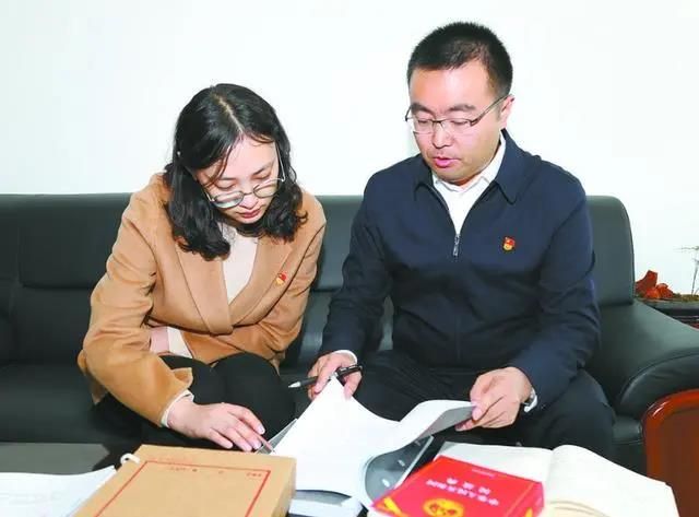 公务员绝对不允许做的副业：一旦被发现，轻者处分，重者开除公职