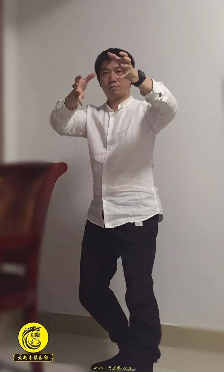 大成拳托婴桩练法（附：姚宗勋、王选杰等15张不同时期的托婴...