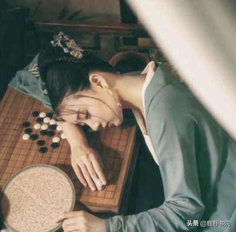 那些仅凭半句就封神的诗句