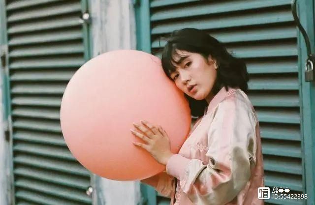 其实，男人更喜欢，能“抓”在手里的女人