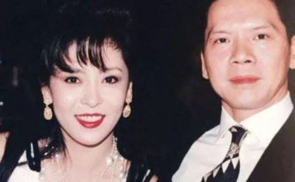 丁佩_丁佩和向华强什么关系_丁佩和李小龙是什么关系