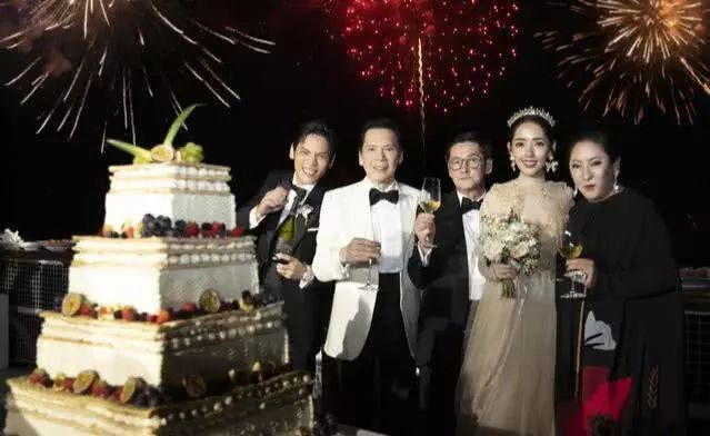 丁佩和李小龙是什么关系_丁佩_丁佩和向华强什么关系