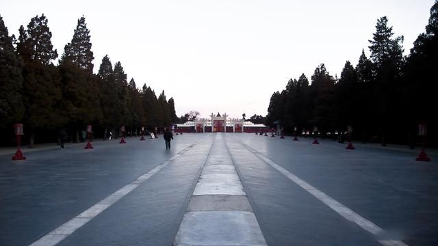 实用！8大经典构图，助你拍出影视级大片！