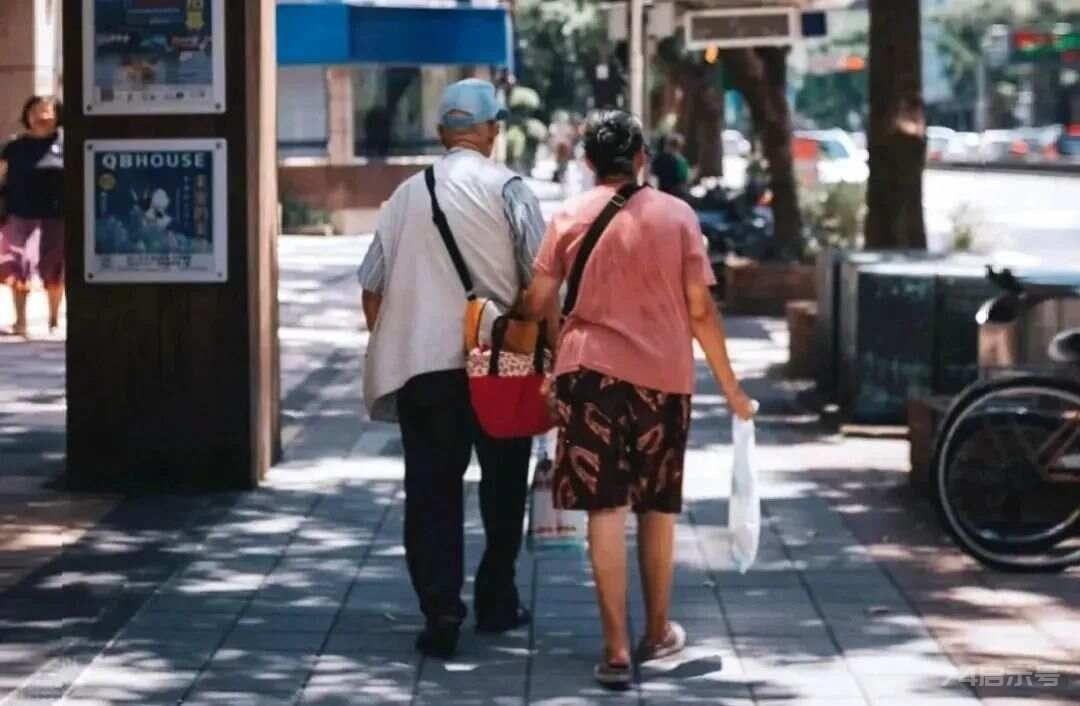 人老了，如果老伴儿走了，子女也不孝顺，做好3件事你就赢了