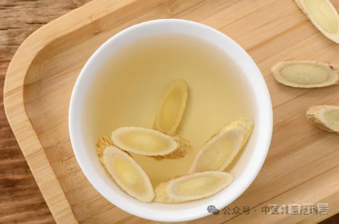 中年肥胖，越减越肥，原来是气血“惹的祸”，一杯黄芪水，补气补