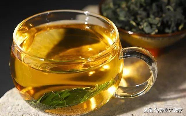 冬季“痛风”高发，远离三物，常饮二水，做好一件事，更健康！