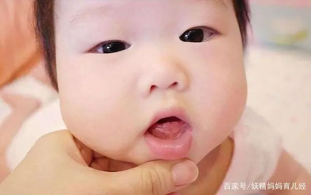 宝宝多大开始长牙？一张图告诉你婴儿长牙顺序，你家宝宝达标了吗