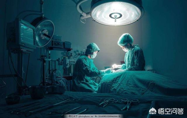 为什么手术医生手术日要排很多手术？早晨做到夜里甚至凌晨？