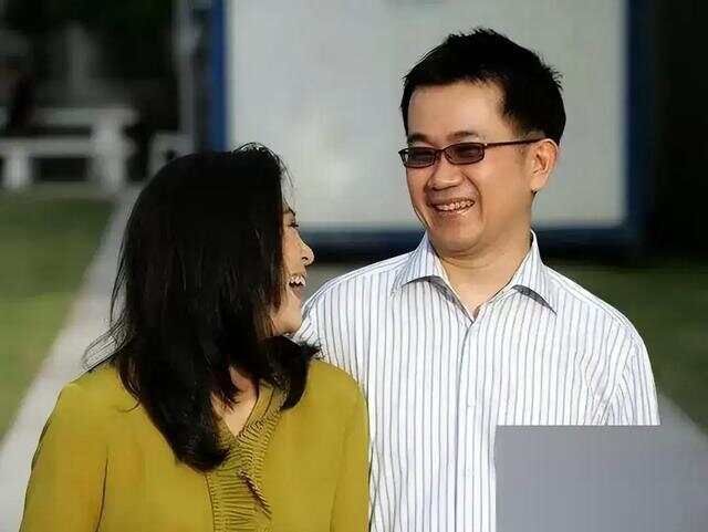 一场持续29年的求婚：英拉为何不愿点头？孩子他爸为何不是她丈夫