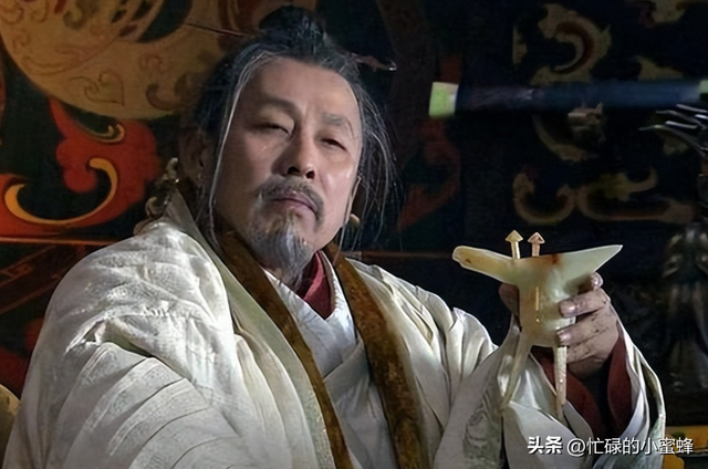 《资治通鉴》：对付小人最有水平的方式，就这4个字
