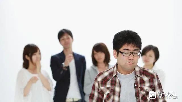 心理学家：一聚会就觉得累，看见熟人就想绕道走，是种危险的人格_心理学家：一聚会就觉得累，看见熟人就想绕道走，是种危险的人格_