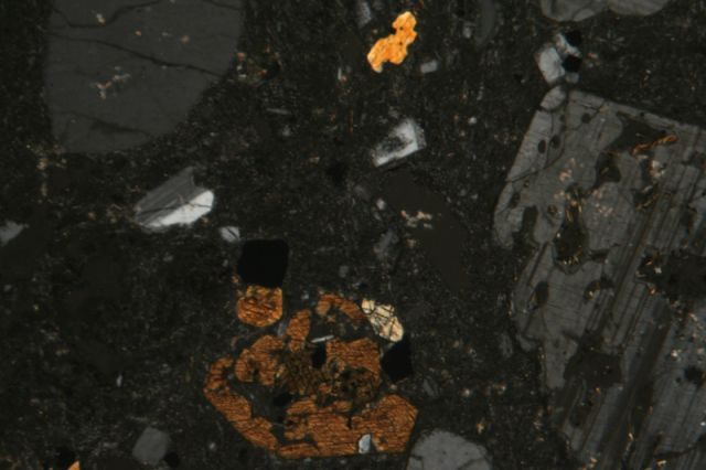 _火山岩的识别_火山岩分类表