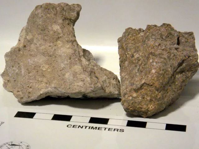 火山岩分类表__火山岩的识别