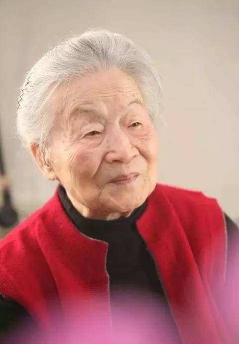_杨绛先生送给年轻人的几句话_杨绛送给年轻人的话