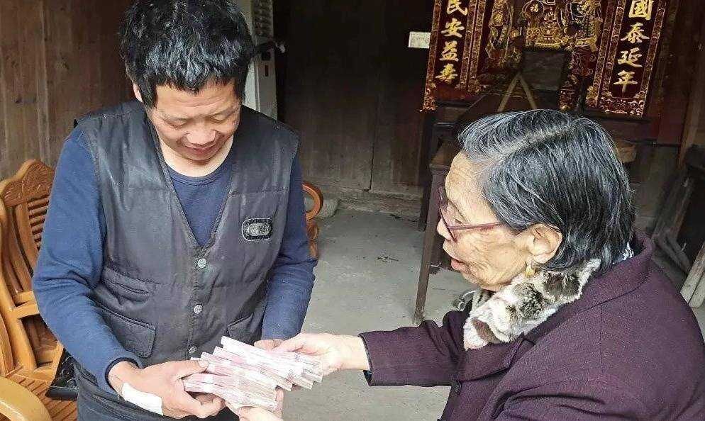 老奶奶十年还2000万_浙江高龄奶奶还债_