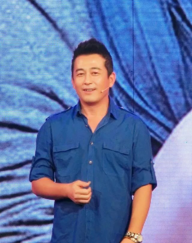 王志飞的三个老婆照片_王志飞老婆_王志飞