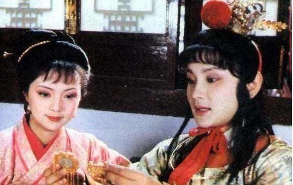 _红楼梦薛_红楼梦里的薛姨妈是谁